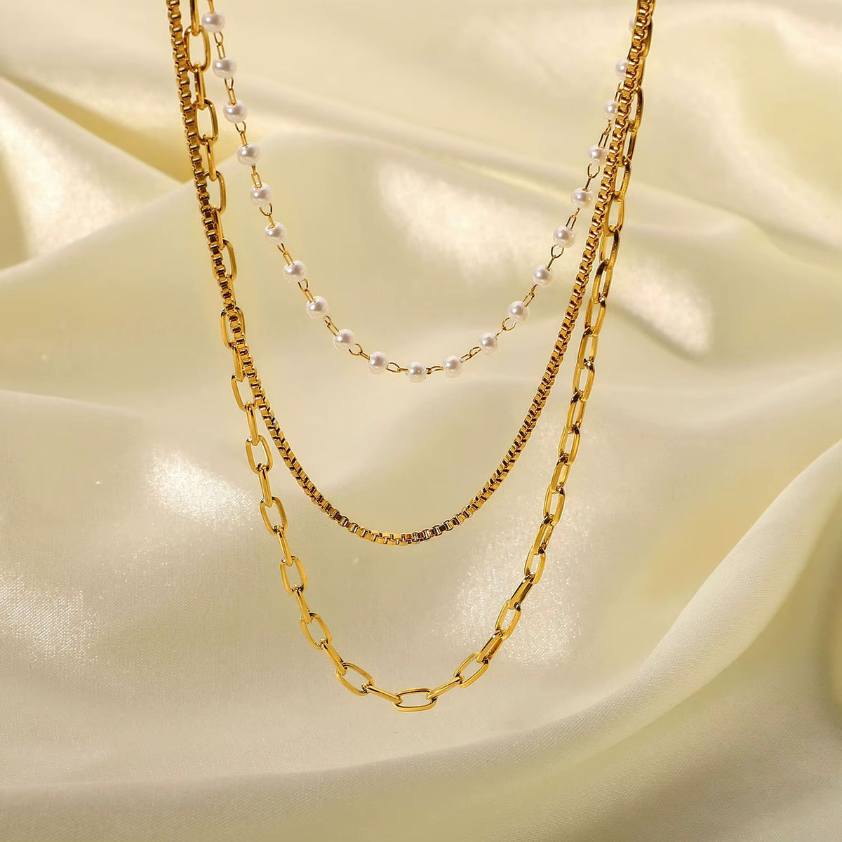 Collar cascada