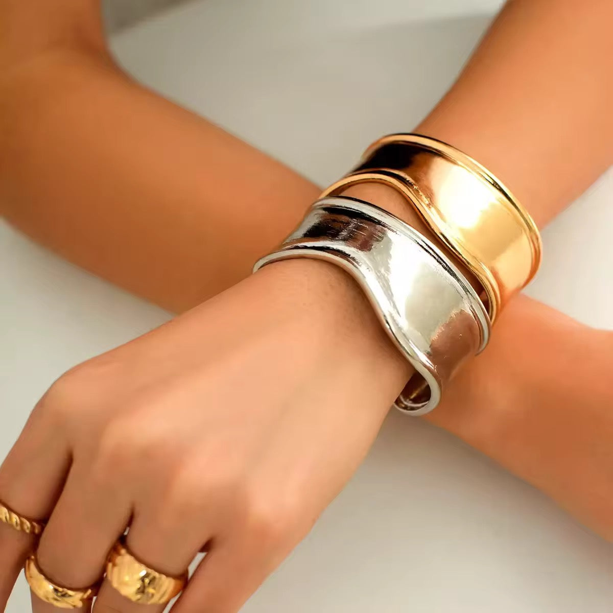 Brazalete ancho Lía