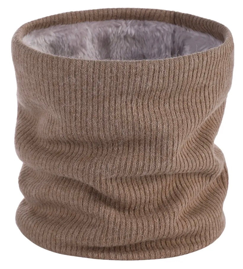 Cuello forrado en piel