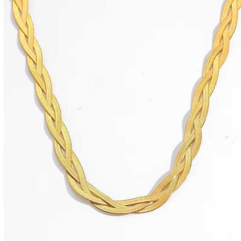 Collar trenzado