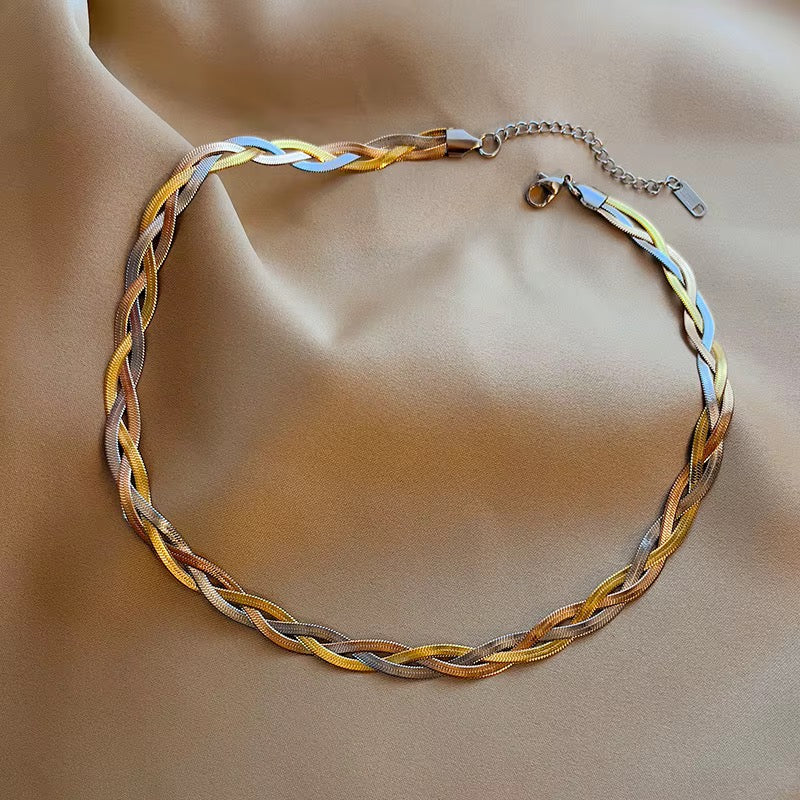 Collar trenzado