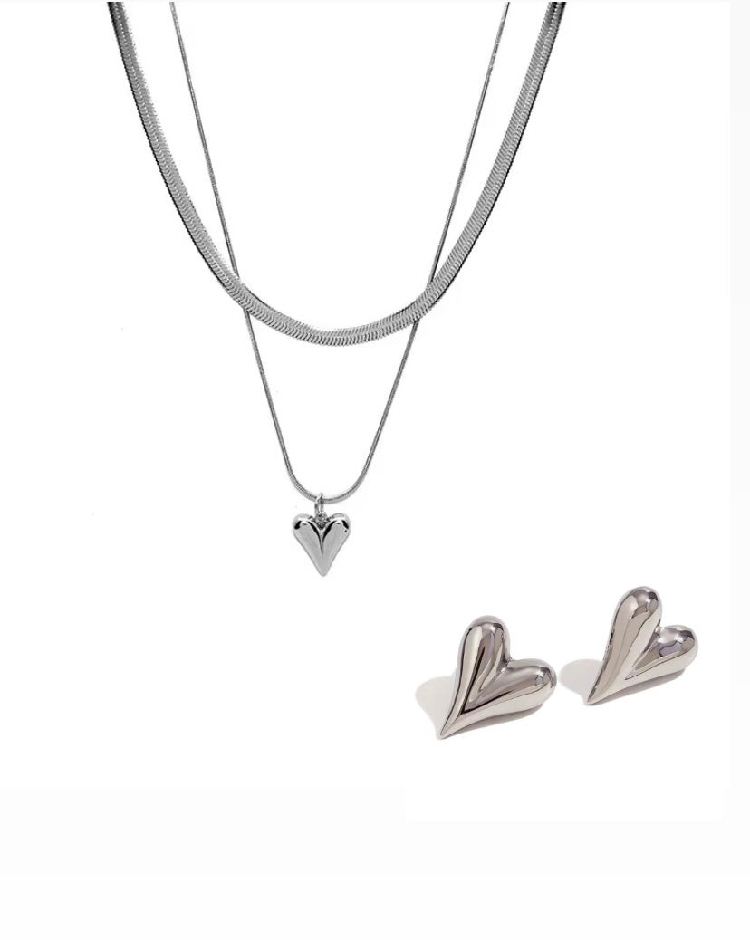 Collar y caravanas  corazón