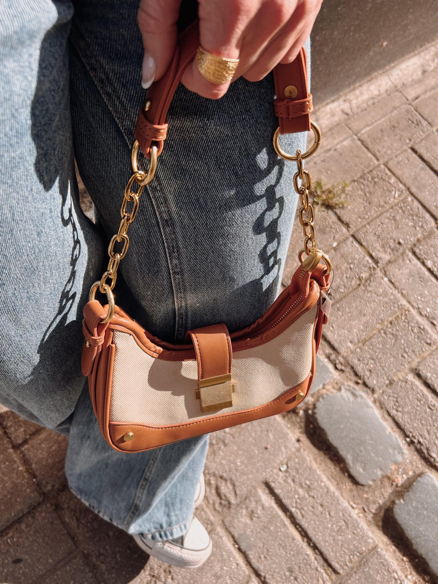 Bag Beige con broche