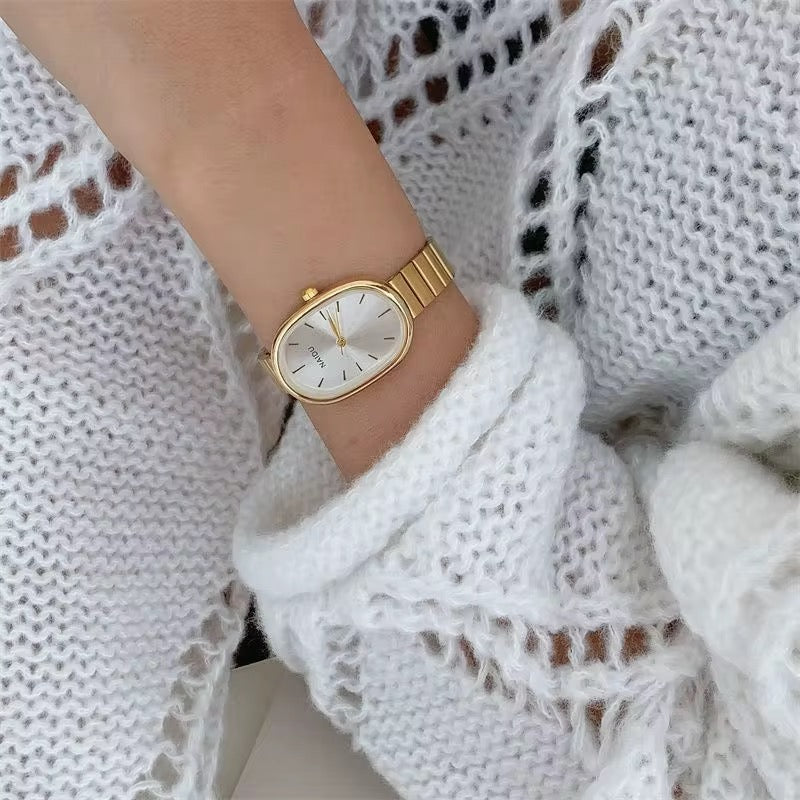 Reloj ovalado Naidu
