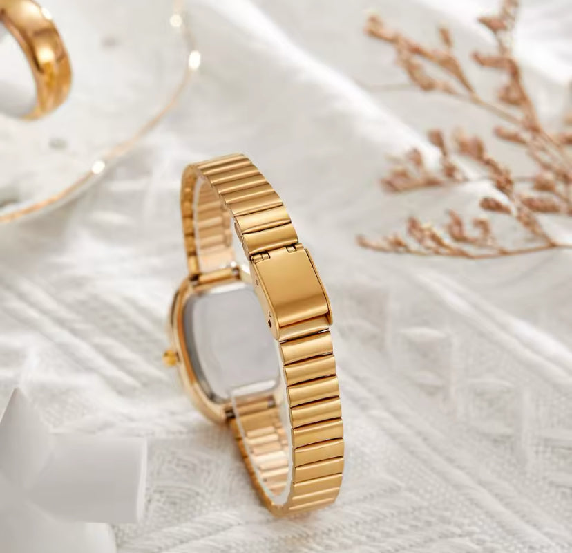Reloj ovalado Naidu